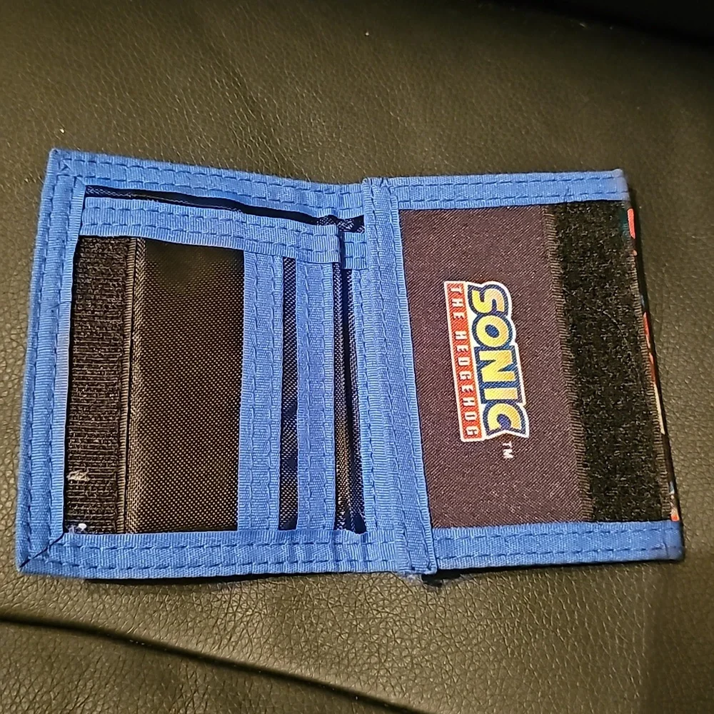 Sonic The Hedgehog Trifold Wallet - Picture 2 of 4